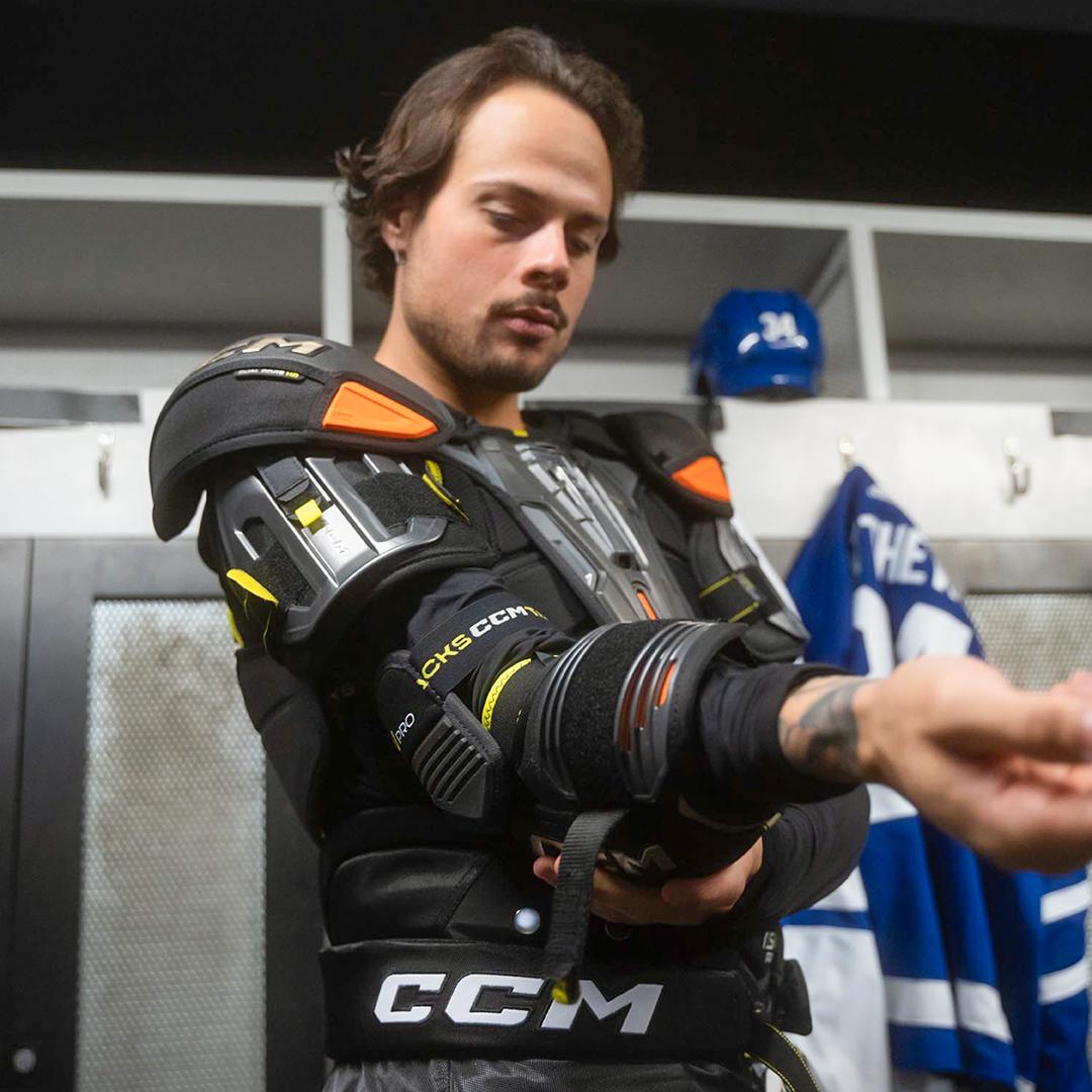 CCM TACKS AS-V PRO KYYNÄRSUOJAT - Image 5